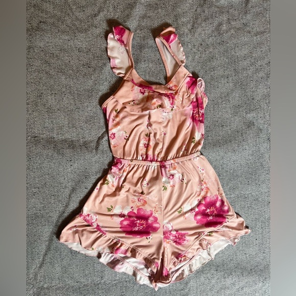 Other - DEREK HEART Floral Pink girls Romper/size M